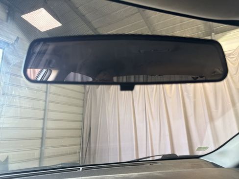 Used 2016 Toyota Corolla LE image 23