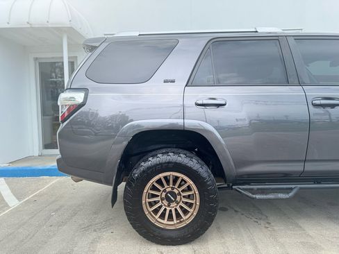 Used 2018 Toyota 4Runner SR5 image 23