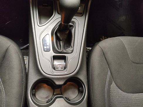 Used 2019 Jeep Cherokee Latitude w/ Popular Appearance Group image 26