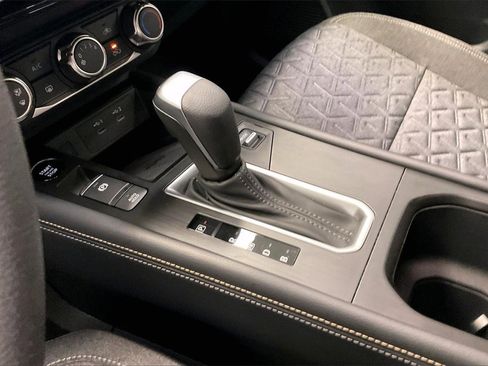 Certified 2025 Nissan Kicks SV image 16