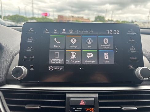 Used 2018 Honda Accord Sport image 18