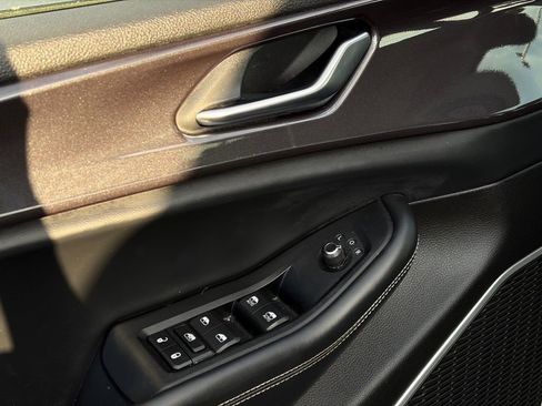 Used 2022 Jeep Grand Cherokee Laredo w/ Luxury Tech Group I image 13