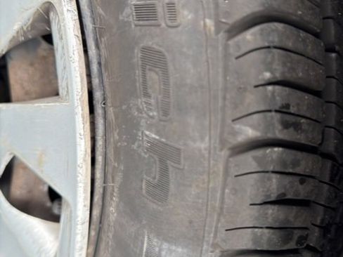 Used 2017 Toyota Yaris L image 21