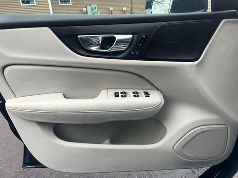 Used 2019 Volvo S60 T6 Inscription image 18