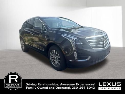 Used 2018 Cadillac XT5 Luxury w/ Driver Awareness Package FWD image 3