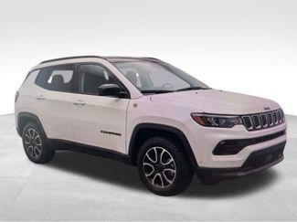 Used 2025 Jeep Compass Trailhawk AWD/4WD 360° Tour