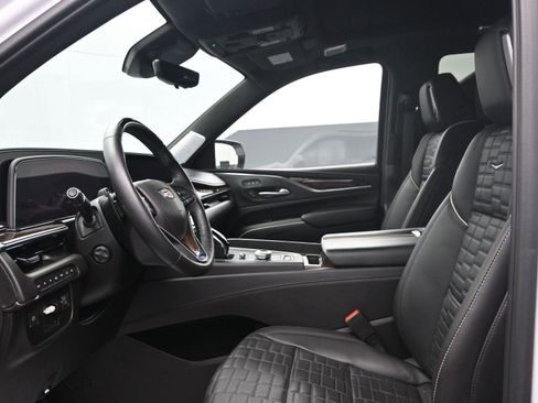 Used 2023 Cadillac Escalade Sport Platinum w/ LPO, ONYX Package image 26