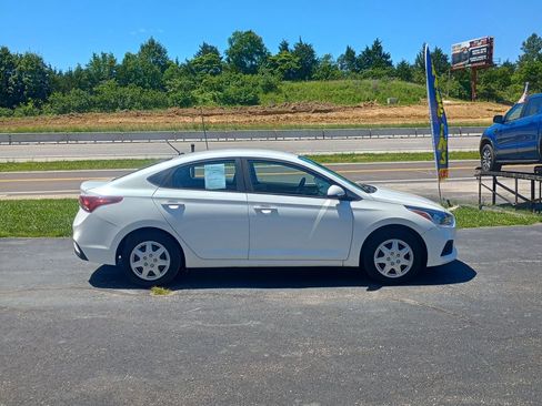Used 2019 Hyundai Accent SE FWD image 6