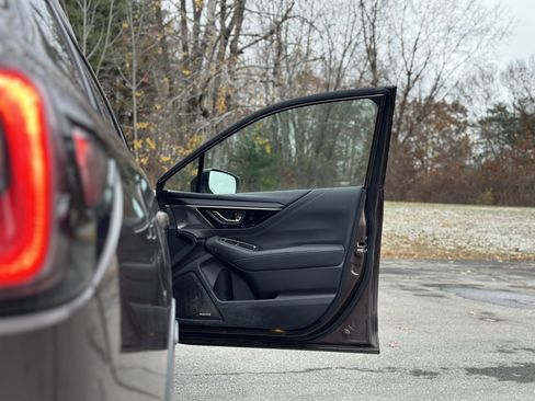 Used 2020 Subaru Outback Limited image 38