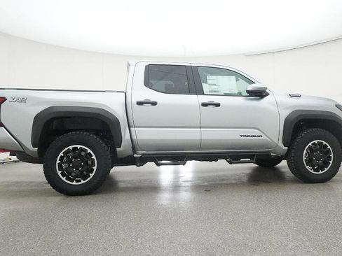 New 2025 Toyota Tacoma TRD Off-Road image 12