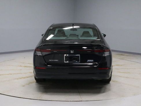 Used 2024 Honda Accord Sport image 9