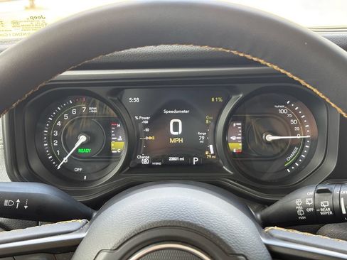 Used 2024 Jeep Wrangler Unlimited AWD/4WD image 25