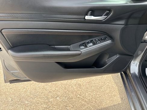 Used 2021 Nissan Altima 2.5 SR FWD image 10