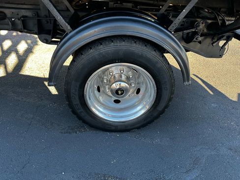 Used 2003 Ford F550 4x4 Regular Cab Super Duty image 16