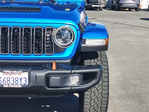 Used 2024 Jeep Gladiator Mojave image 3