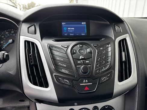 Used 2014 Ford Focus SE w/ SE Sport Package FWD image 32