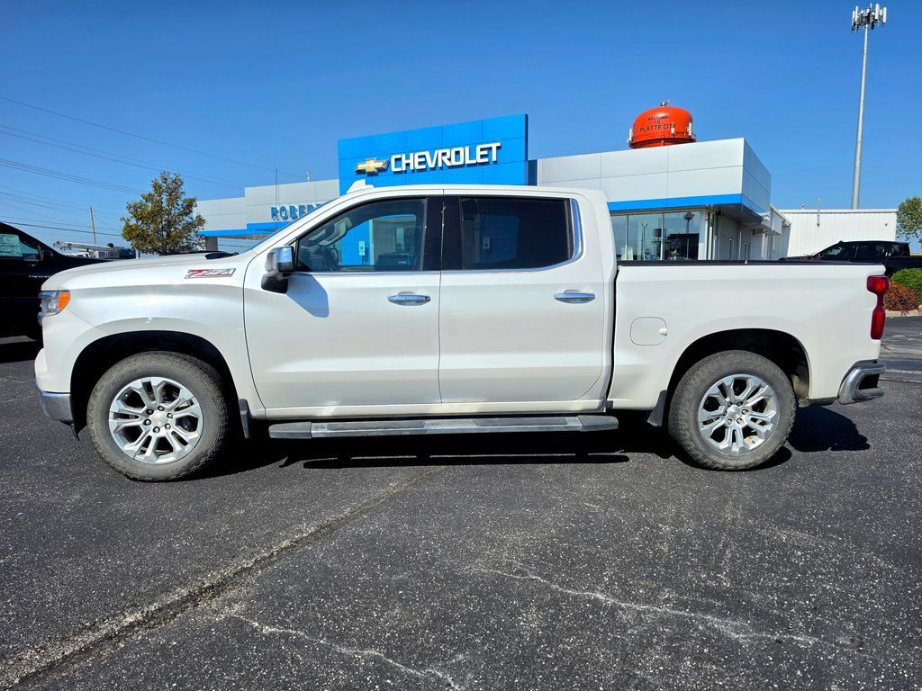 Used 2023 Chevrolet Silverado 1500 LTZ AWD/4WD image 3