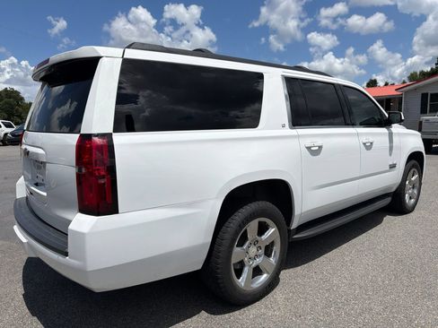 Used 2019 Chevrolet Suburban LT RWD image 4