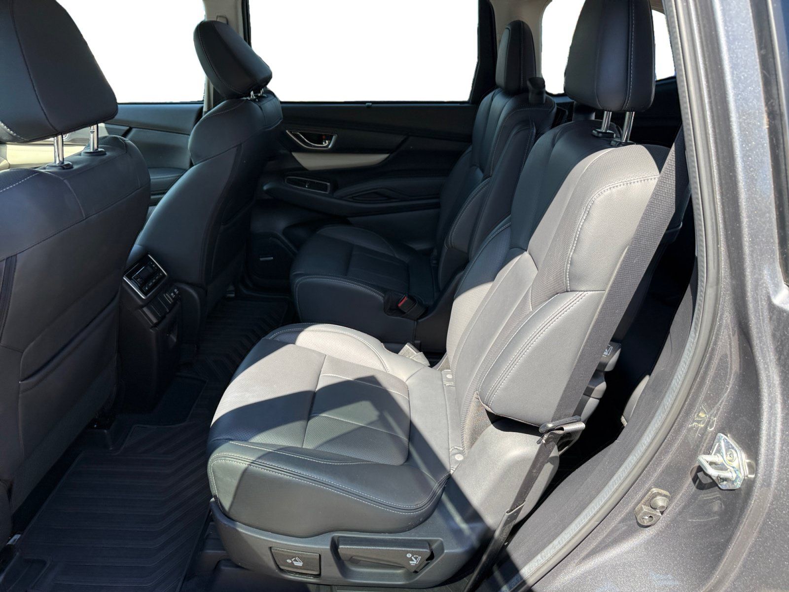 Used 2021 Subaru Ascent Limited w/ Technology Package AWD/4WD image 16