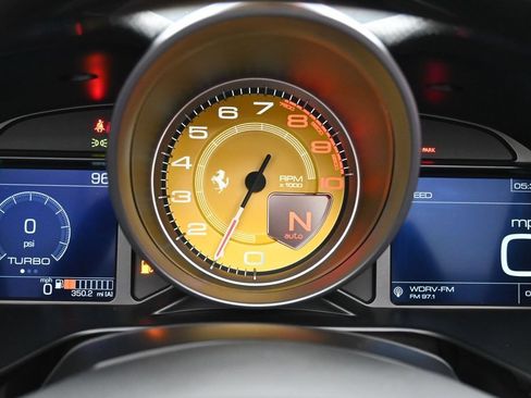 Used 2020 Ferrari Portofino RWD image 15