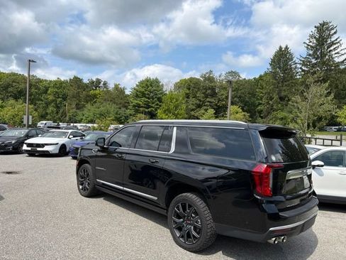 Used 2023 GMC Yukon XL Denali AWD/4WD image 5