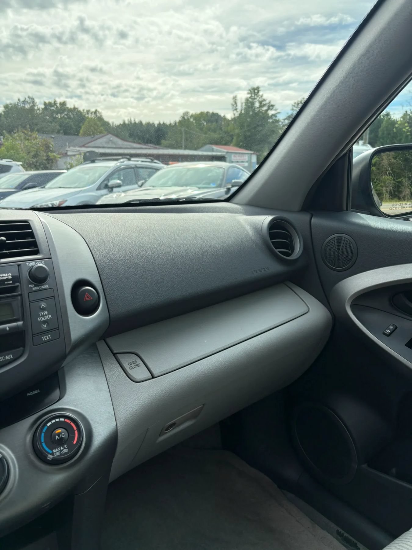 Used 2010 Toyota RAV4 4WD w/ Base L4 Extra Value Pkg image 19