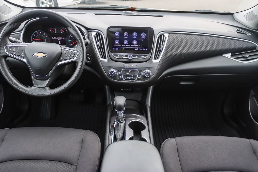 Used 2025 Chevrolet Malibu LS FWD image 11