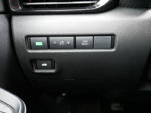 Certified 2022 Nissan Sentra SV w/ Trunk Package image 26