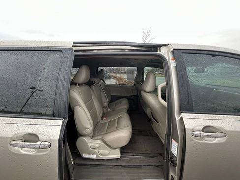 Used 2016 Toyota Sienna XLE image 26