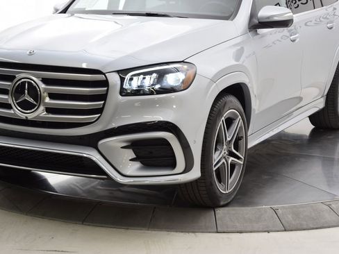 Used 2025 Mercedes-Benz GLS 450 4MATIC image 11
