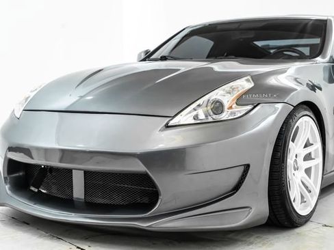 Used 2016 Nissan 370Z Coupe RWD image 11