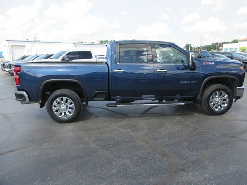Certified 2022 Chevrolet Silverado 2500 LTZ w/ LTZ Plus Package AWD/4WD image 4
