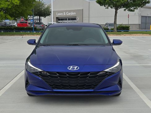 Used 2023 Hyundai Elantra SE image 9
