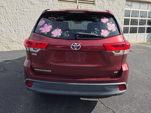 Used 2018 Toyota Highlander SE FWD image 9