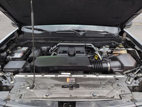 Used 2024 Chevrolet Colorado ZR2 w/ ZR2 Convenience Package III AWD/4WD image 13