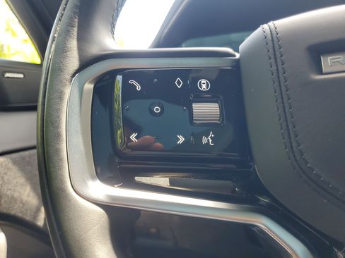 Used 2025 Land Rover Range Rover Sport SE image 22