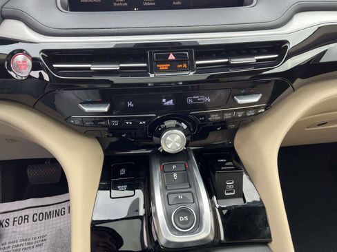 Used 2023 Acura MDX SH-AWD image 23