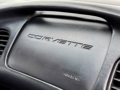 Used 1999 Chevrolet Corvette Base 2dr Hatchback image 16
