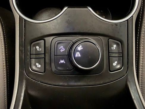 Used 2023 GMC Terrain SLE w/ Driver Convenience Package image 24