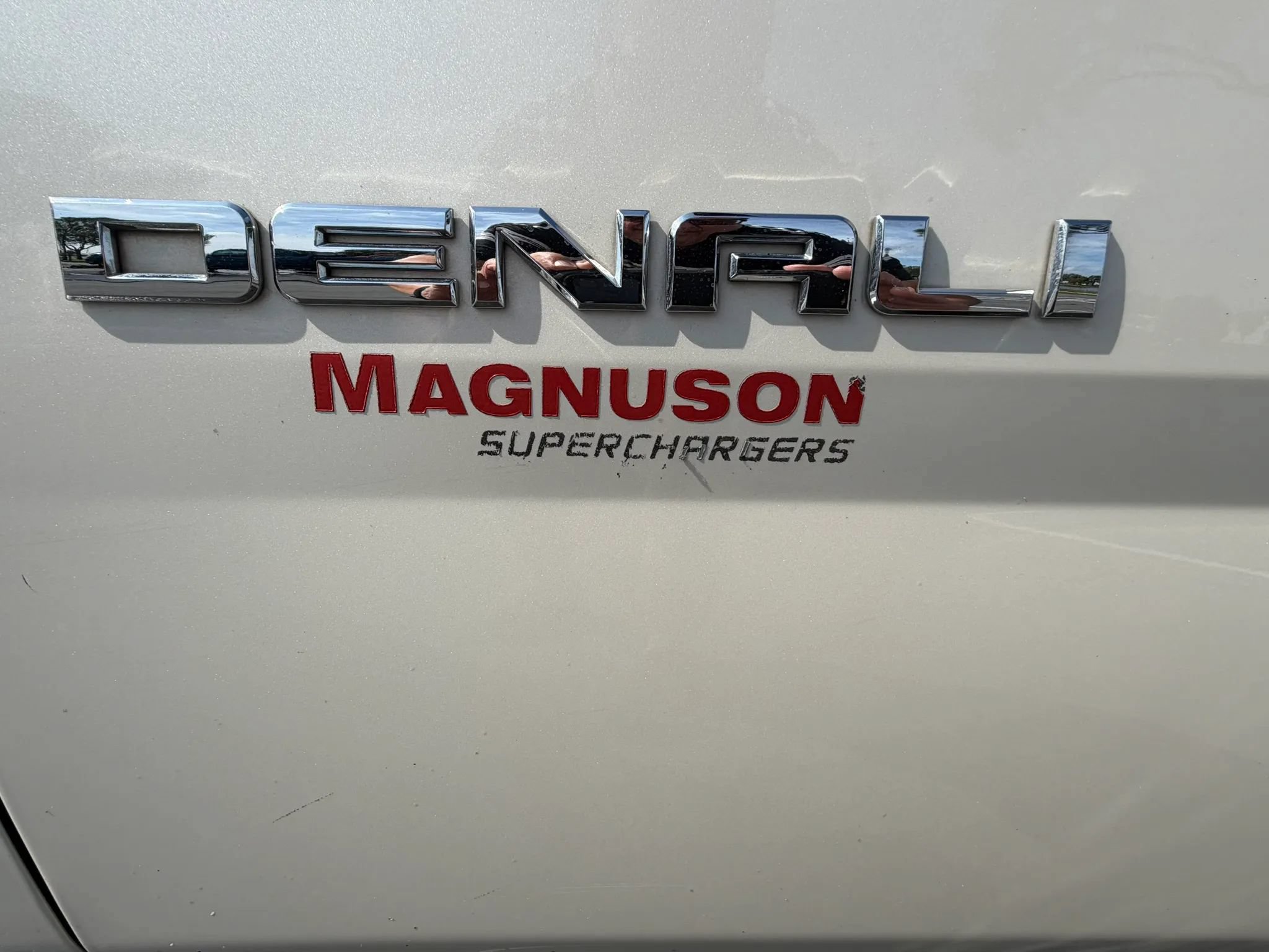 Used 2015 GMC Yukon Denali w/ Touring Package AWD/4WD image 9
