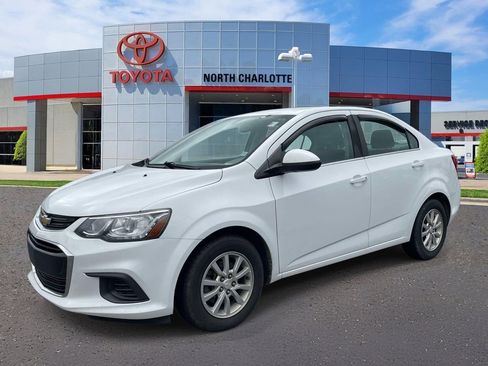 Used 2020 Chevrolet Sonic LT FWD image 3