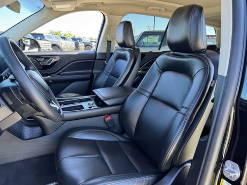 Used 2023 Lincoln Aviator AWD w/ Premium Package image 14