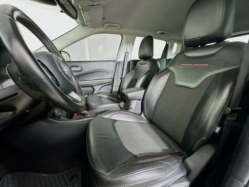 Used 2019 Jeep Compass Trailhawk w/ Cold Weather Group image 12