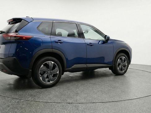 Used 2025 Nissan Rogue SV FWD image 9