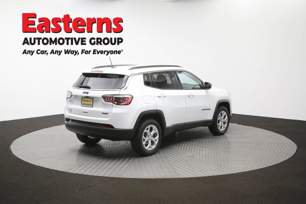Used 2024 Jeep Compass Latitude AWD/4WD image 39