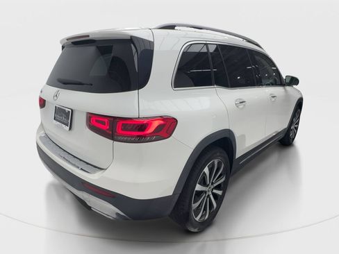 Used 2022 Mercedes-Benz GLB 250 w/ Premium Package Lite image 7
