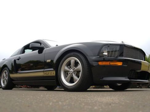 Used 2006 Ford Mustang GT Premium image 51