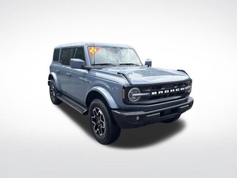 Used 2025 Ford Bronco Outer Banks AWD/4WD image 3