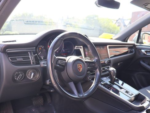 Used 2023 Porsche Macan Turbo AWD/4WD image 10
