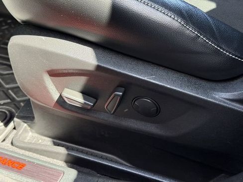 Used 2023 Ford Edge ST image 22